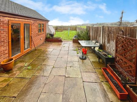 3 bedroom Semi-detached house for sale in Stanton Road, Stapenhill, Burton-on-Trent, DE15