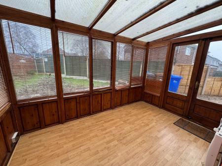 3 bedroom End of terrace house for sale in Hawthorn Crescent, Stapenhill, Burton-on-Trent, DE15