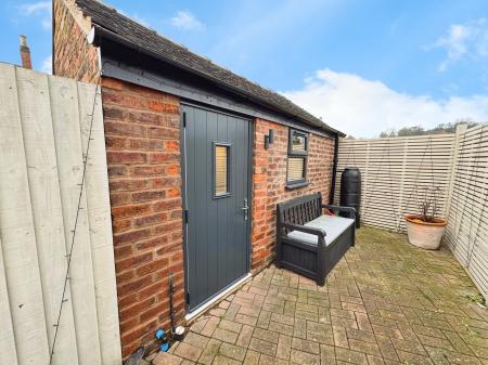 2 bedroom Terraced House for sale in Wood Lane, Newhall, Swadlincote, Derbyshire, DE11