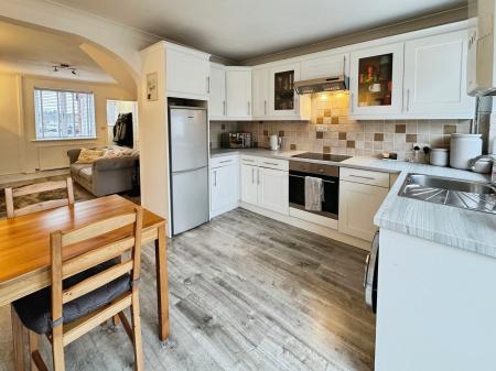 2 bedroom Terraced House for sale in Wood Lane, Newhall, Swadlincote, Derbyshire, DE11