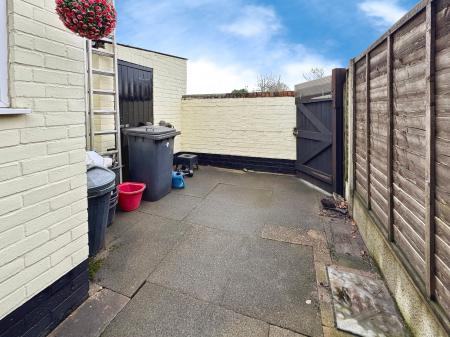 2 bedroom Terraced House for sale in Linton Heath, Linton, Swadlincote, Derbyshire, DE12