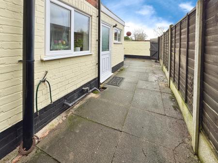 2 bedroom Terraced House for sale in Linton Heath, Linton, Swadlincote, Derbyshire, DE12