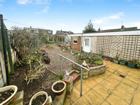 2 bedroom Bungalow for sale in Hurst Drive, Stretton, Burton-on-Trent, DE13