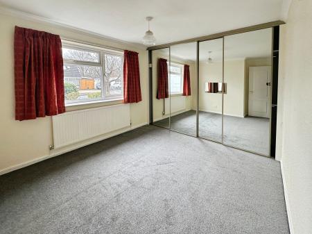 2 bedroom Bungalow for sale in Hurst Drive, Stretton, Burton-on-Trent, DE13
