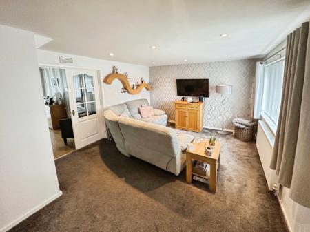 3 bedroom Semi-detached house for sale in Ridgeway Road, Stapenhill, Burton-on-Trent, DE15