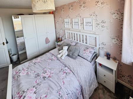 3 bedroom Semi-detached house for sale in Ridgeway Road, Stapenhill, Burton-on-Trent, DE15