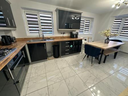 4 bedroom Detached house for sale in Jeque Place, Burton-on-Trent, DE13