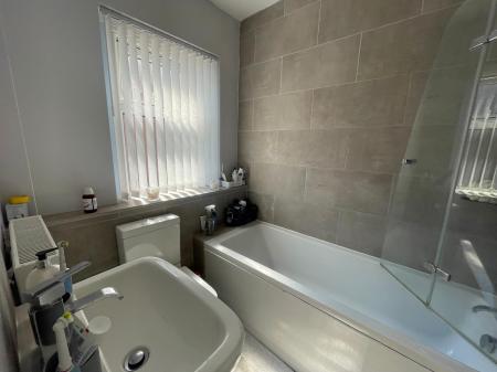 4 bedroom End of terrace house for sale in Outwoods Street, Horninglow, Burton-on-Trent, DE14