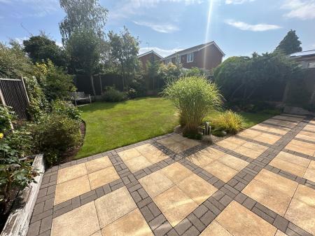 4 bedroom Detached house for sale in Bitham Court, Stretton, Burton-on-Trent, DE13