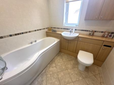 4 bedroom Detached house for sale in Bitham Court, Stretton, Burton-on-Trent, DE13