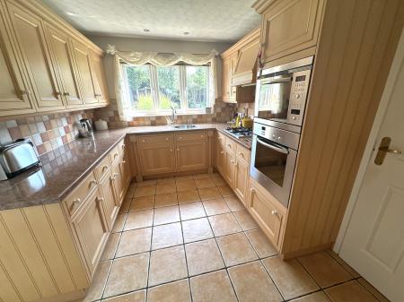 4 bedroom Detached house for sale in Bitham Court, Stretton, Burton-on-Trent, DE13