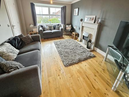 4 bedroom Detached house for sale in Aston Drive, Newhall, Swadlincote, Derbyshire, DE11