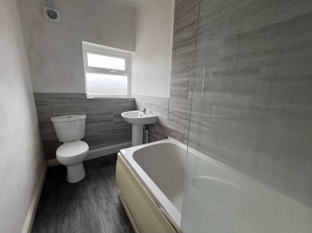 3 bedroom Terraced House for sale in Oversetts Road, Newhall, Swadlincote, Derbyshire, DE11