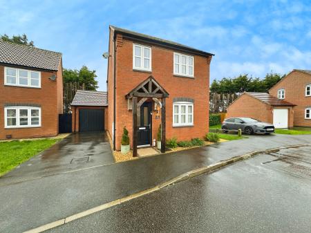 Cascade Close, Burton-on-Trent, DE14