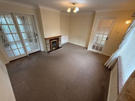 3 bedroom End of terrace house to let in Farm Close, Burton-On-Trent, DE13