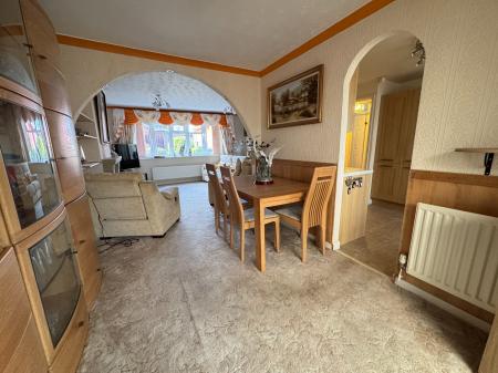 2 bedroom Detached bungalow for sale in Gatcombe Close, Stretton, Burton-on-Trent, DE13