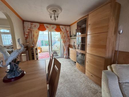 2 bedroom Detached bungalow for sale in Gatcombe Close, Stretton, Burton-on-Trent, DE13