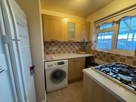 2 bedroom Detached bungalow for sale in Gatcombe Close, Stretton, Burton-on-Trent, DE13