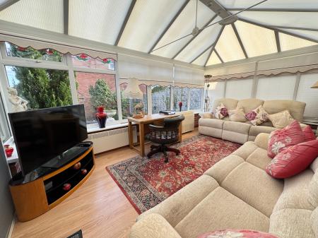 2 bedroom Detached bungalow for sale in Gatcombe Close, Stretton, Burton-on-Trent, DE13