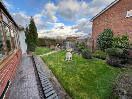2 bedroom Detached bungalow for sale in Gatcombe Close, Stretton, Burton-on-Trent, DE13