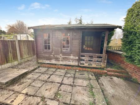 2 bedroom End of terrace house for sale in New Road, Woodville, Swadlincote, Derbyshire, DE11