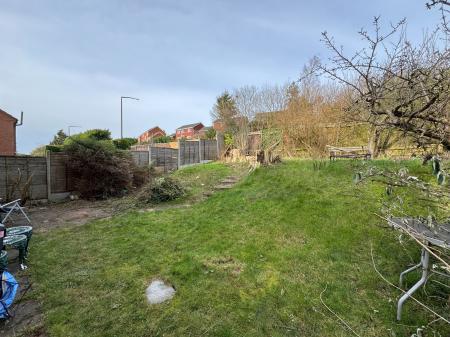 4 bedroom Detached house for sale in Grasmere Close, Stapenhill, Burton-on-Trent, DE15