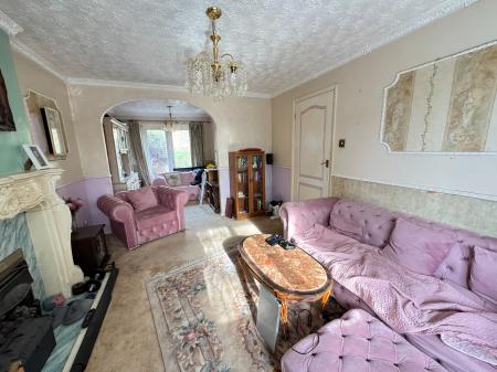 4 bedroom Detached house for sale in Grasmere Close, Stapenhill, Burton-on-Trent, DE15