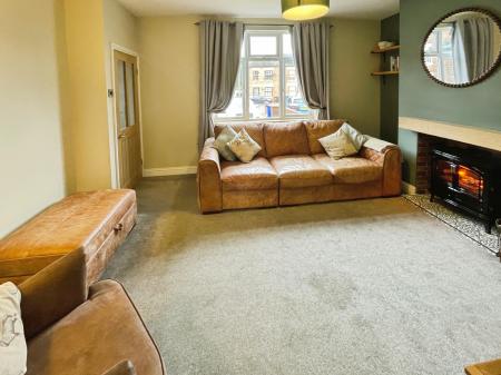 3 bedroom Terraced House for sale in Woods Lane, Stapenhill, Burton-on-Trent, DE15