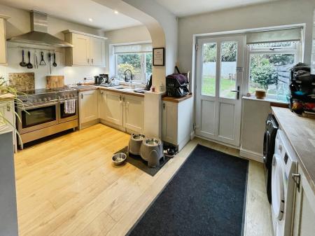 3 bedroom Cottage for sale in Croxall Road, Alrewas, Burton-on-Trent, DE13