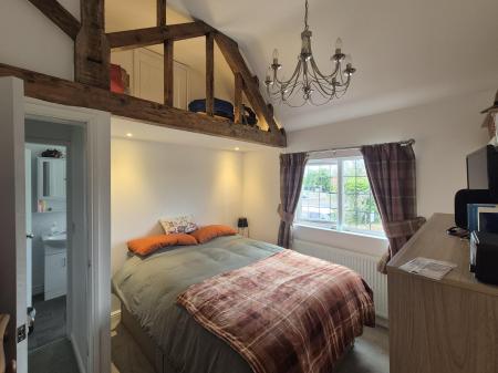 3 bedroom Cottage for sale in Croxall Road, Alrewas, Burton-on-Trent, DE13