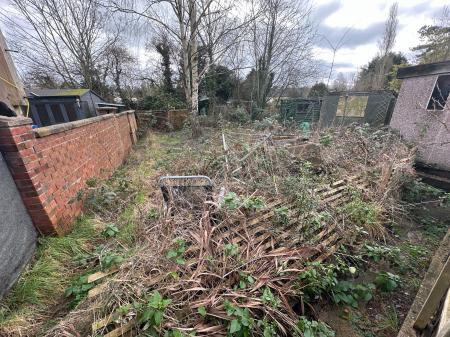 2 bedroom Terraced House for sale in Midland Road, Swadlincote, Derbyshire, DE11