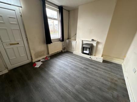 2 bedroom Terraced House for sale in Midland Road, Swadlincote, Derbyshire, DE11