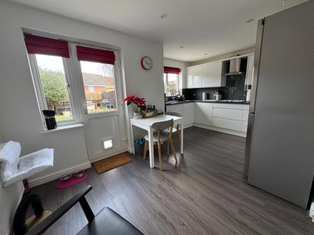 4 bedroom Detached house for sale in Hunt Way, Swadlincote, Derbyshire, DE11