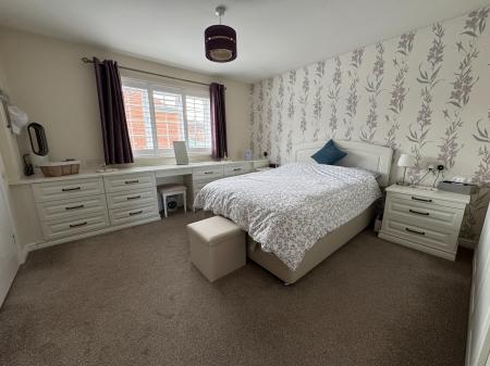4 bedroom Detached house for sale in Hunt Way, Swadlincote, Derbyshire, DE11