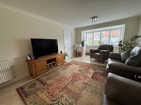 4 bedroom Detached house for sale in Hunt Way, Swadlincote, Derbyshire, DE11