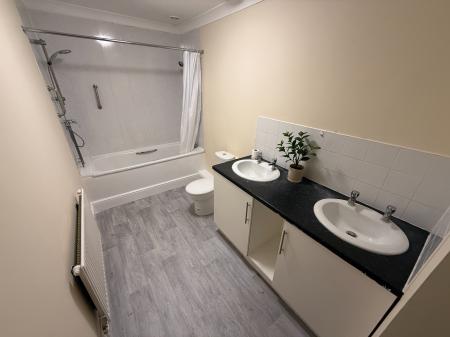 4 bedroom Terraced House to let in Shobnall Street, Burton-On-Trent, DE14