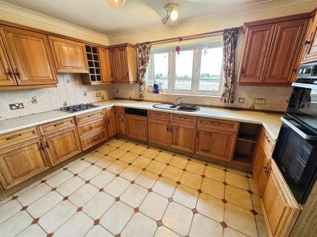 2 bedroom Detached house for sale in Ashby Road, Boundary, Swadlincote, Derbyshire, DE11