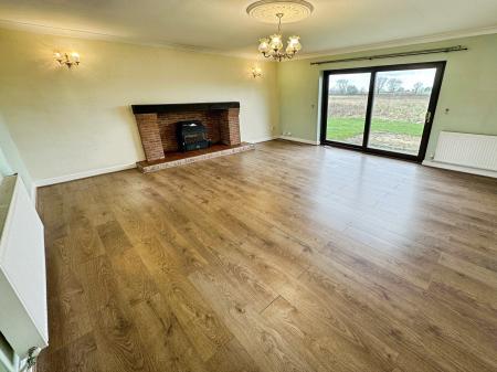 2 bedroom Detached house for sale in Ashby Road, Boundary, Swadlincote, Derbyshire, DE11