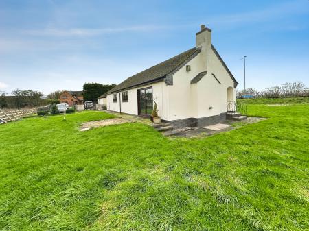 2 bedroom Detached house for sale in Ashby Road, Boundary, Swadlincote, Derbyshire, DE11