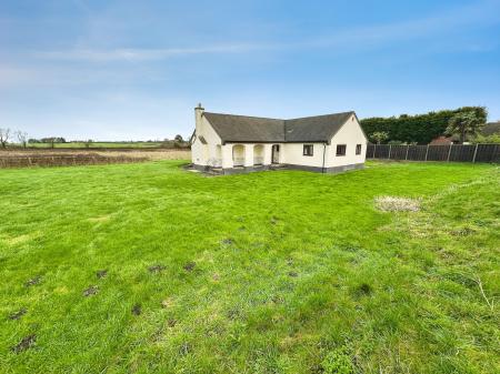 2 bedroom Detached house for sale in Ashby Road, Boundary, Swadlincote, Derbyshire, DE11