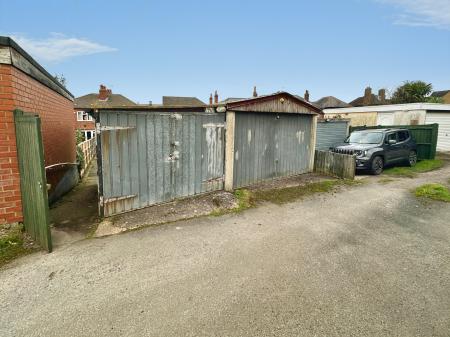 3 bedroom Semi-detached house for sale in Ashby Road, Burton-on-Trent, DE15