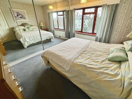 3 bedroom Semi-detached house for sale in Ashby Road, Burton-on-Trent, DE15