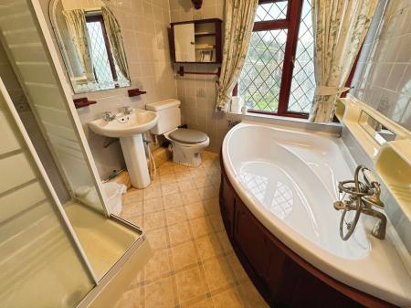 3 bedroom Semi-detached house for sale in Ashby Road, Burton-on-Trent, DE15