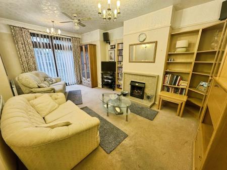 3 bedroom Semi-detached house for sale in Ashby Road, Burton-on-Trent, DE15