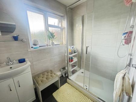 3 bedroom Detached house for sale in Lower Outwoods Road, Burton-on-Trent, DE13
