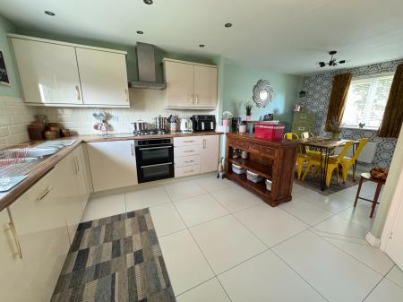 4 bedroom Detached house for sale in Grindley Way, Woodville, Swadlincote, Derbyshire, DE11