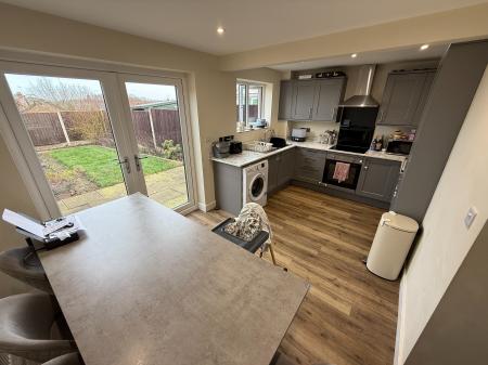 3 bedroom Semi-detached house to let in Beaconsfield Road, Burton-On-Trent, DE13