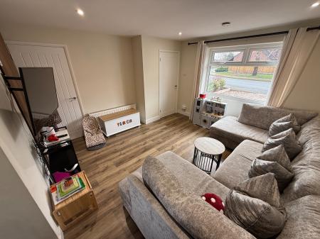 3 bedroom Semi-detached house to let in Beaconsfield Road, Burton-On-Trent, DE13