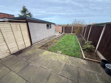 3 bedroom Semi-detached house to let in Beaconsfield Road, Burton-On-Trent, DE13