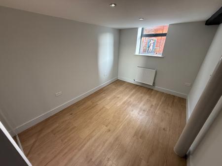 2 bedroom Flat to let in Wetmore Road, Burton-On-Trent, DE14